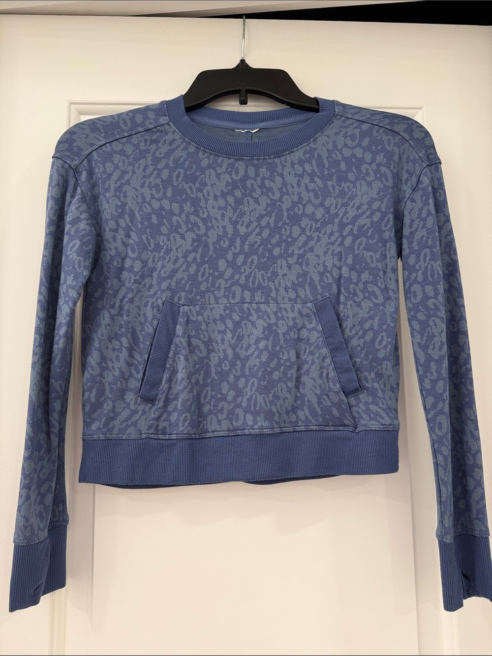 Girls Blue Leopard-Print Crewneck Sweatshirt